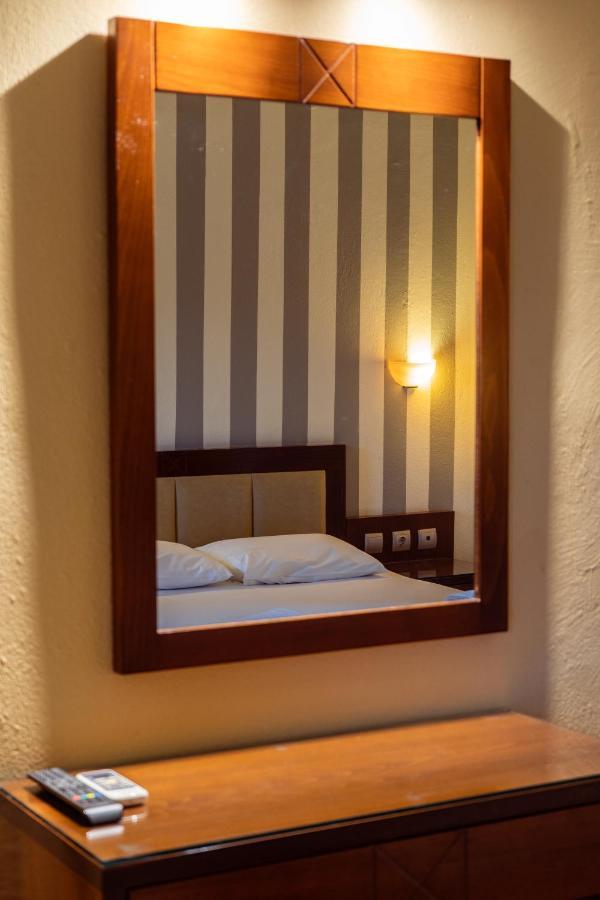 Hotel Zeus Afytos Eksteriør bilde